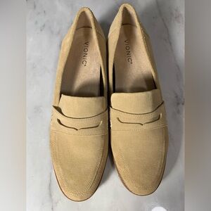 Vionic Womens 12 Wide Cheryl II Slip On Comfort Sand penny Loafer Suede Lug Sole